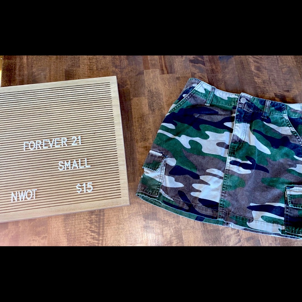 Forever 21 Skirt, Size Small. NWOT!!